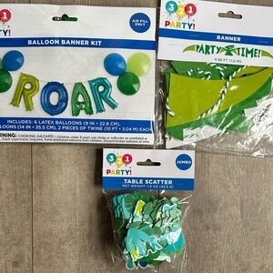 New Dinosaur Kid Party Decorations Banner, Balloons and table scatter